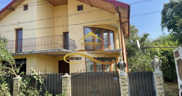 Casa de vanzare in Bacau Negri cu teren de 1000 mp