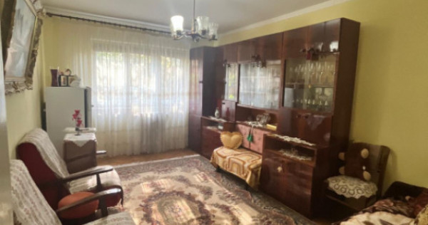 Apartament 3 camere, etaj 2, Garaj, Radauti