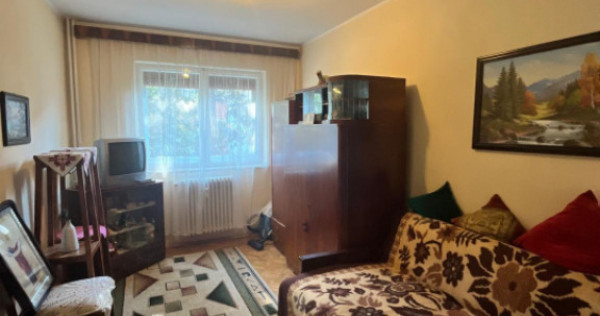 Apartament 3 camere, etaj 2, Garaj, Radauti