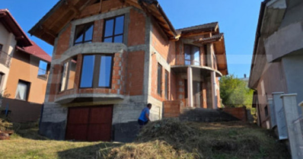 Teren 10 ari cu casă la roșu 240 mp cu plus garaj&ndash;Valea
