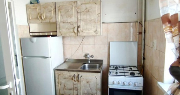 Apartament 2 camere, etaj 2,cu boxa in proprietate,zona Sc.nr.2-Asirom