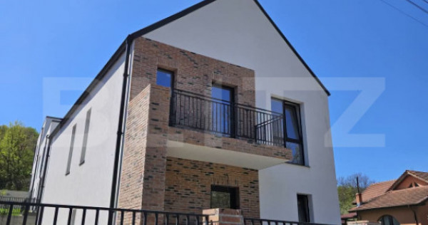 Casa luminoasa de 120 mp, cu living generos, materiale premi
