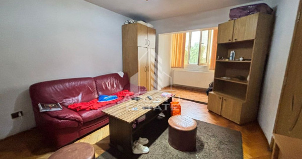 Apartament cu 3 camere, etaj intermediar,