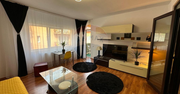 Apartament cu 3 camere de închiriat în Andrei Mureșanu