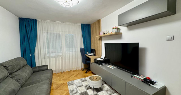 Apartament de 3 camere decomandat Faget