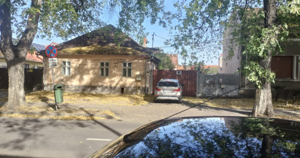 ULTRACENTRAL ORADEA - casa de vanzare