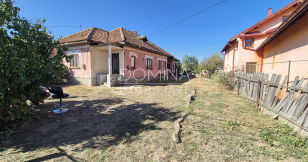 Teren generos și casă - str. Petrești - cartier Primăver