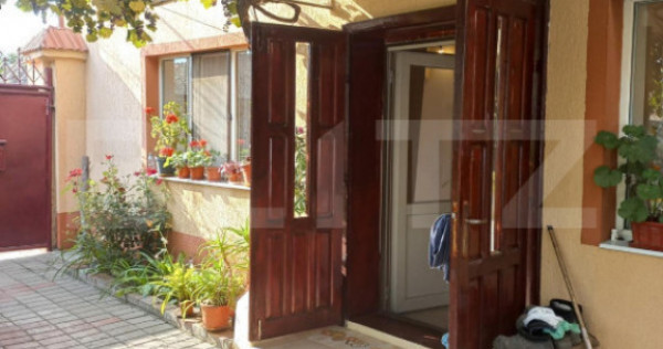 Casă 70 mp, 3 camere , bucatarie, baie , teren 1270 mp, Pr