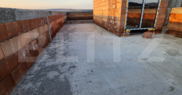 Casa tip duplex semifinisat, 5 camere, 180 mp utili, 270 ter