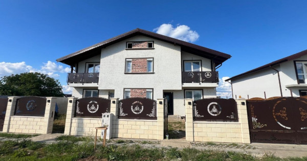 Casa tip Duplex prevzut cu panouri solare