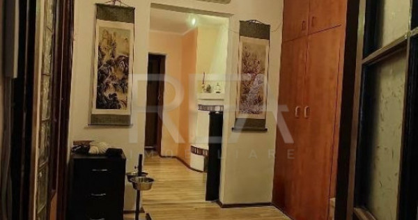 Apartament 3 camere semidecomandat P/8, Rahova, Str. Bârcă