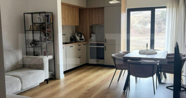 Apartament 2 camere, etaj 2/5, cu parcare inclusa, zona Some