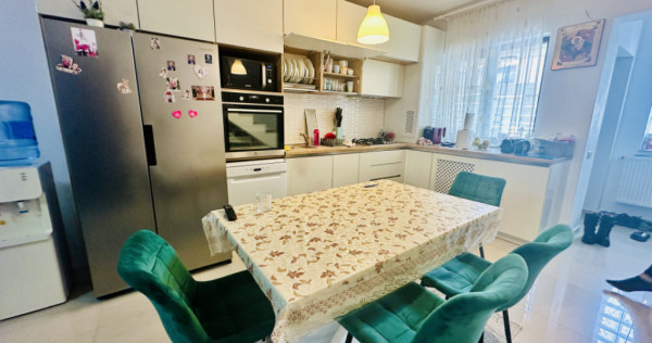 Casă superbă cu 3 camere și curte lângă școala Petru R