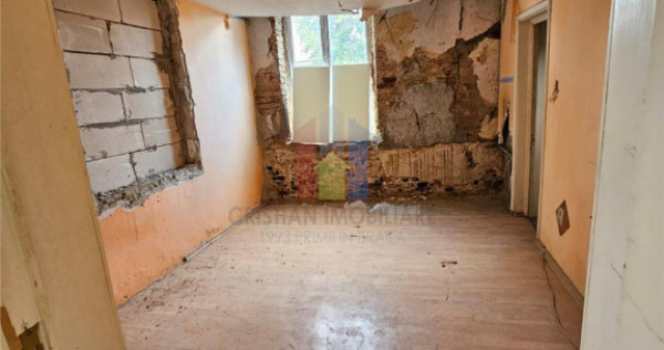 Casa 3 camere caramida zona Maternitatii Teren - 157 mp