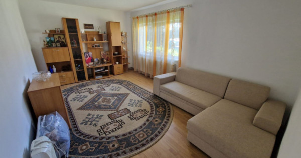 Apartament 3 camere, 71 mp, zona Hotvon