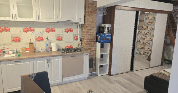 Inchiriez apartament in casa si curte in Deva, situat la etajul 1,