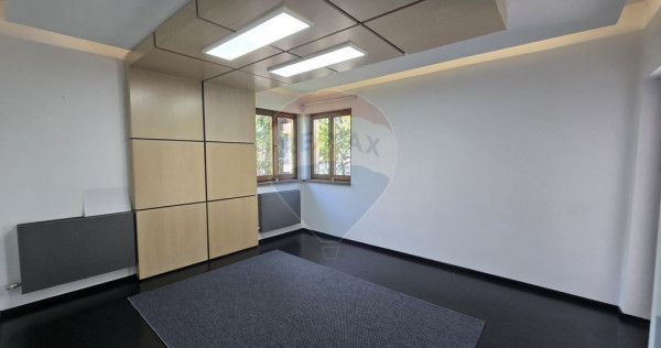 Spațiu de birouri cu 3 camere modern in zona Decebal