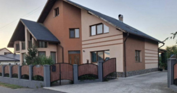 Casă superbă &icirc;ntr-o zonă liniștită &ndash; 4 dormitoare, 3