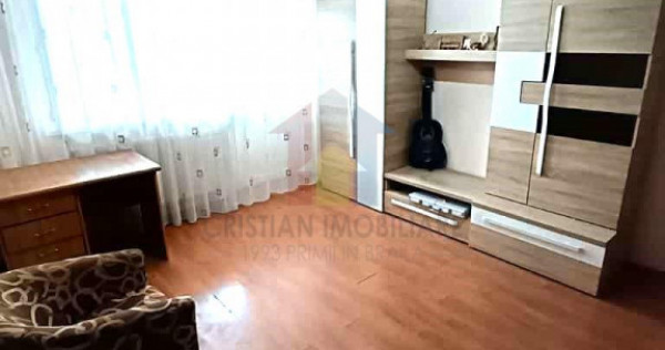 VEZI VIDEO! Ap 2 camere, Decomandat, Etaj 3, zona Radu Negru