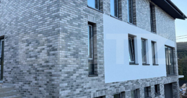 Casă individuală de v&acirc;nzare, 6 camere, 182 mp, &icirc;n Făget