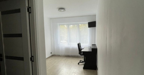 Apartament de 4 caere -Centrul Civic ( 108 MP + Boxa )
