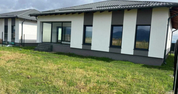 Casă modernă la cheie în Tărlungeni – tot confortul pe