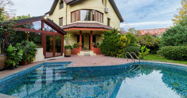 Vilă individuală cu piscină, garaj dublu • teren 766 mp