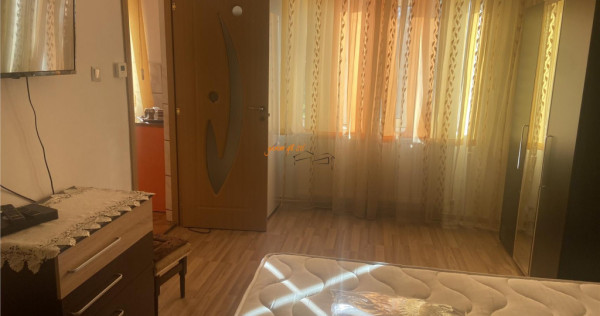 Garsoniera , zona B-dul Independentei , et 2 , 32 mp , decom