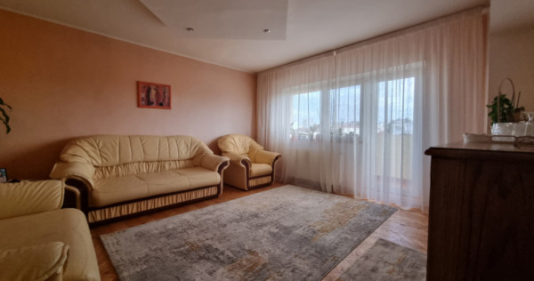 Neagoe Vodă- 3 camere decomandate/două balcoane/privelișt