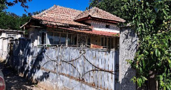 Cota de 1/2 teren si cota de 1/4 casa Loc Dragasani, Jud ...
