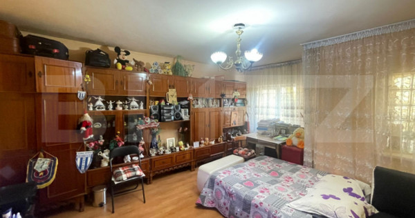 Apartament 3 camere, 78 mp, zona Pelendava