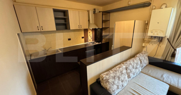 Apartament cu 3 camere, 58 mp, parcare, zona Porii