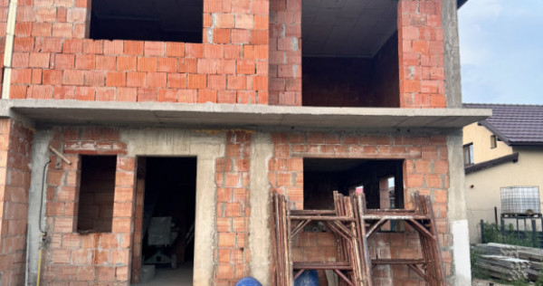 Duplex de vanzare, 124 mp, la rosu sau semifinisat