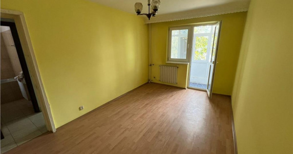 Apartament 4 camere, etaj 1/4, zona Mausoleul Eroilor - Sud