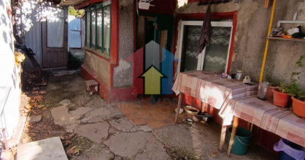 Teren 247mp cu Casa Demolabila zona BUNA (Scoala 18)