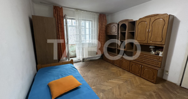 Apartament semidecomandat 2 camere balcon etaj 2 zona Negoiu