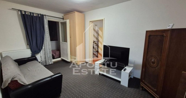 Apartament cu 3 camere, etaj intermediar, centrala propri...