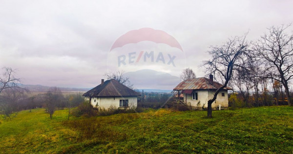 Teren de v&acirc;nzare Unguraș cu priveliște si anexe