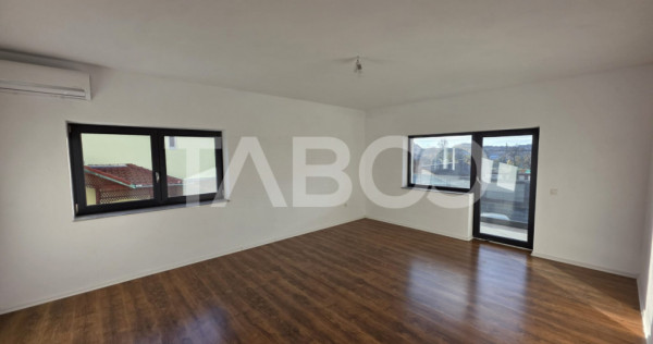 Apartament nou decomandat cu 3 camere de vanzare in Sebes