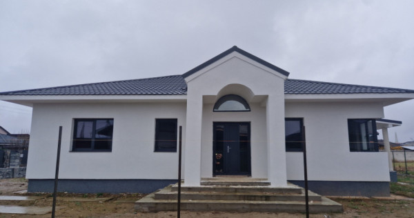 Casă modernă confortabilă, în Mocira, perfectă pentru