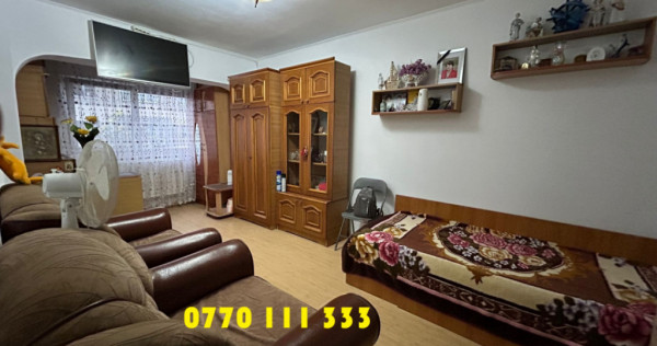 - Etaj 1, Garsoniera mobilat utilata, zona Bariera.