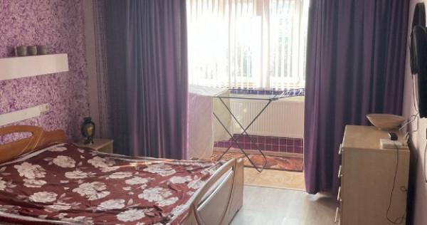 Garsoniera de inchiriat in zona 1 Decembrie