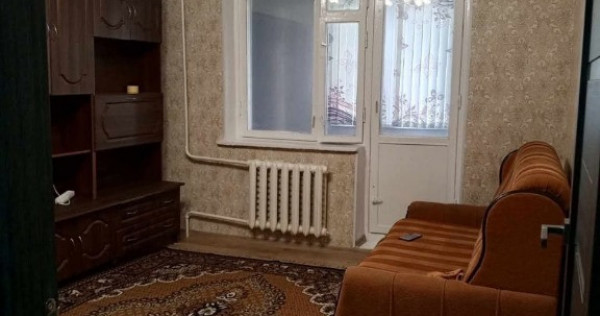 Garsoniera de inchiriat zona Titan