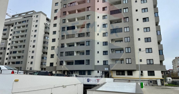 Apartament cu 4 camere de vânzare în zona Sarari