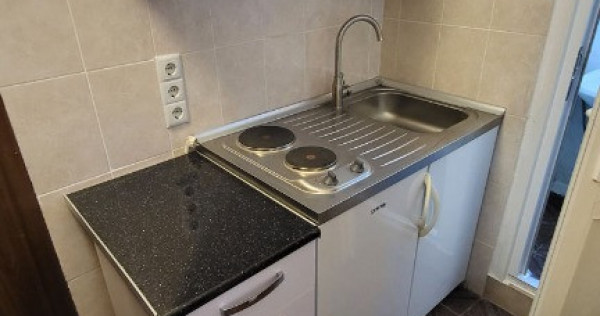 Garsoniera de inchiriat in zona 13 Septembrie