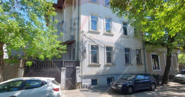 Vila S+P+2+M, 15 camere, ideala pentru investitie - Ștef...