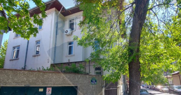 Vila S+P+2+M, 15 camere, ideala pentru investitie - Ștef...