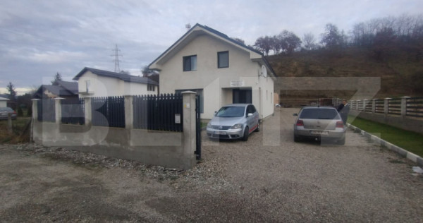 Casa pe 2 nivele, cu 5 camere si 140 mp + teren 850 mp oras,