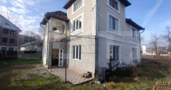 Casa cu 6 camere pe 2 nivele cu 150 mp utili si 1000 mp de t