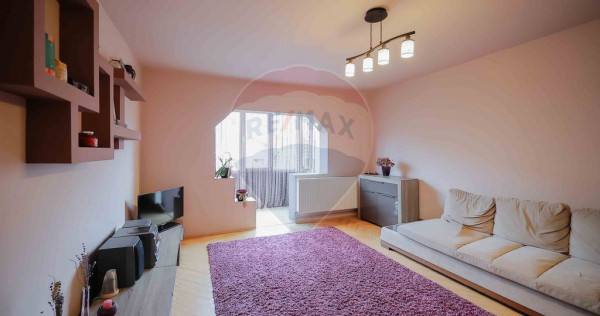 Apartament 3 camere de vânzare în zona Rogerius